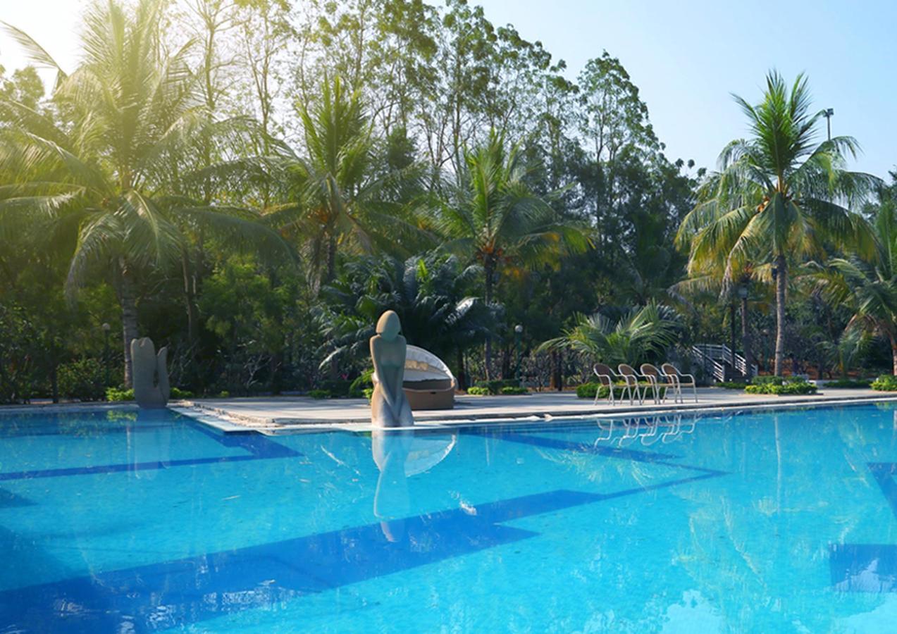 Lahari Resorts Patancheru Exterior foto